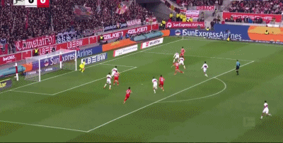 拜仁5-0斯图加特13轮12胜领跑 凯恩替补戴帽