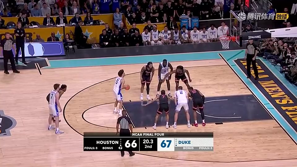 独行侠球迷看过来疯三弗拉格离奇犯规送两罚被罚球绝杀