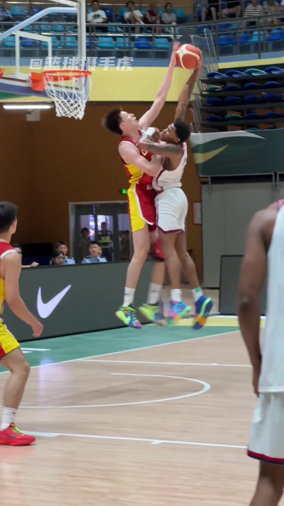 郇斯楠拒绝被隔扣有血性敢跳起来就很棒了