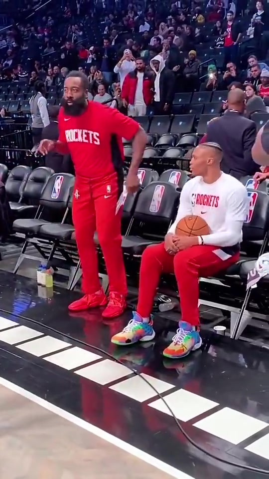 哈登和威少的组合当年给了火箭球迷多少遐想