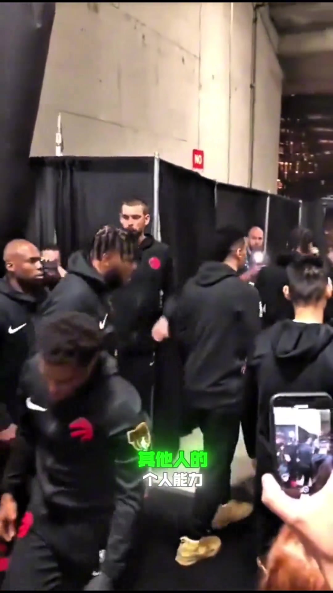 杨毅小卡19年并不是单核夺冠他的队友很出色