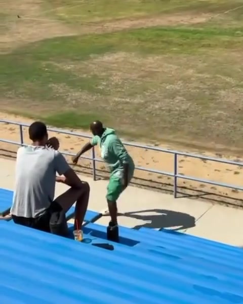 下赛季继续进化吗文班亚马晒休赛期接受狼王加内特的指导