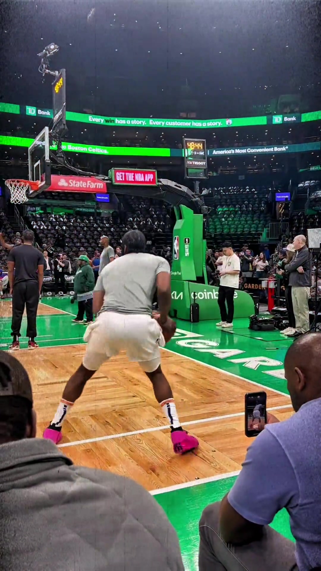 杨毅很多人还是低估了哈登的组织能力 还把他定义为一个得分手