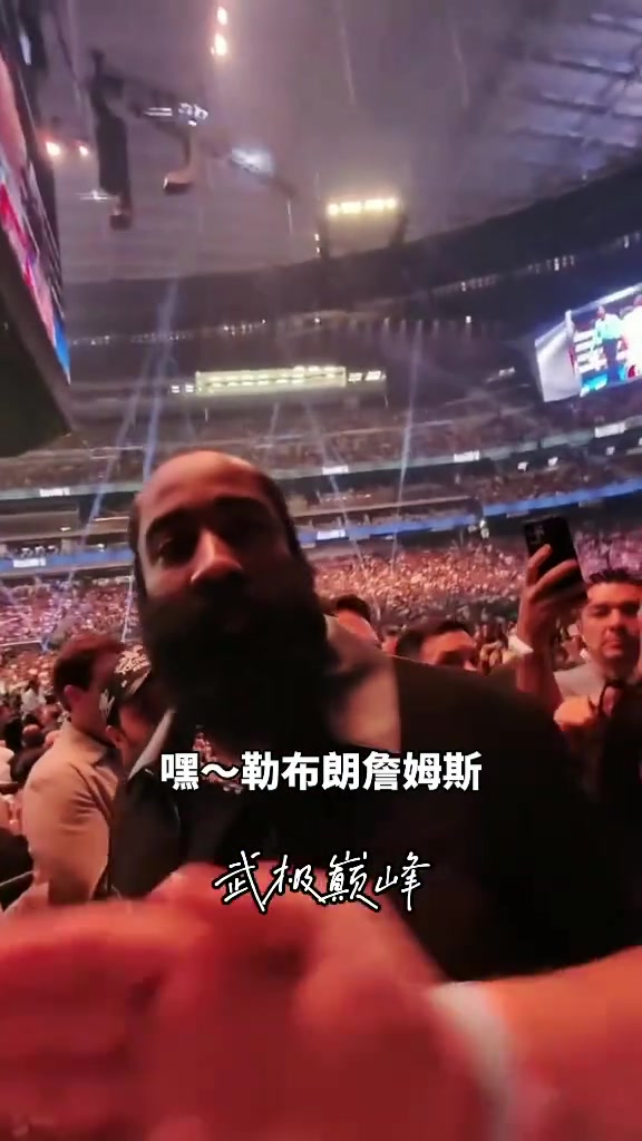 笑不活了故意叫错球星名字这也太欠揍了