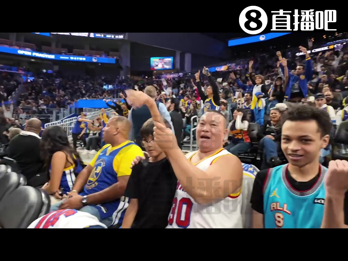 没想到勇士公开训练课 竟然吸引了这么多勇蜜到现场观看