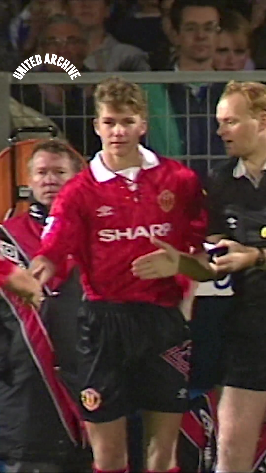 1992年的今天17岁的小将贝克汉姆上演红魔生涯首秀