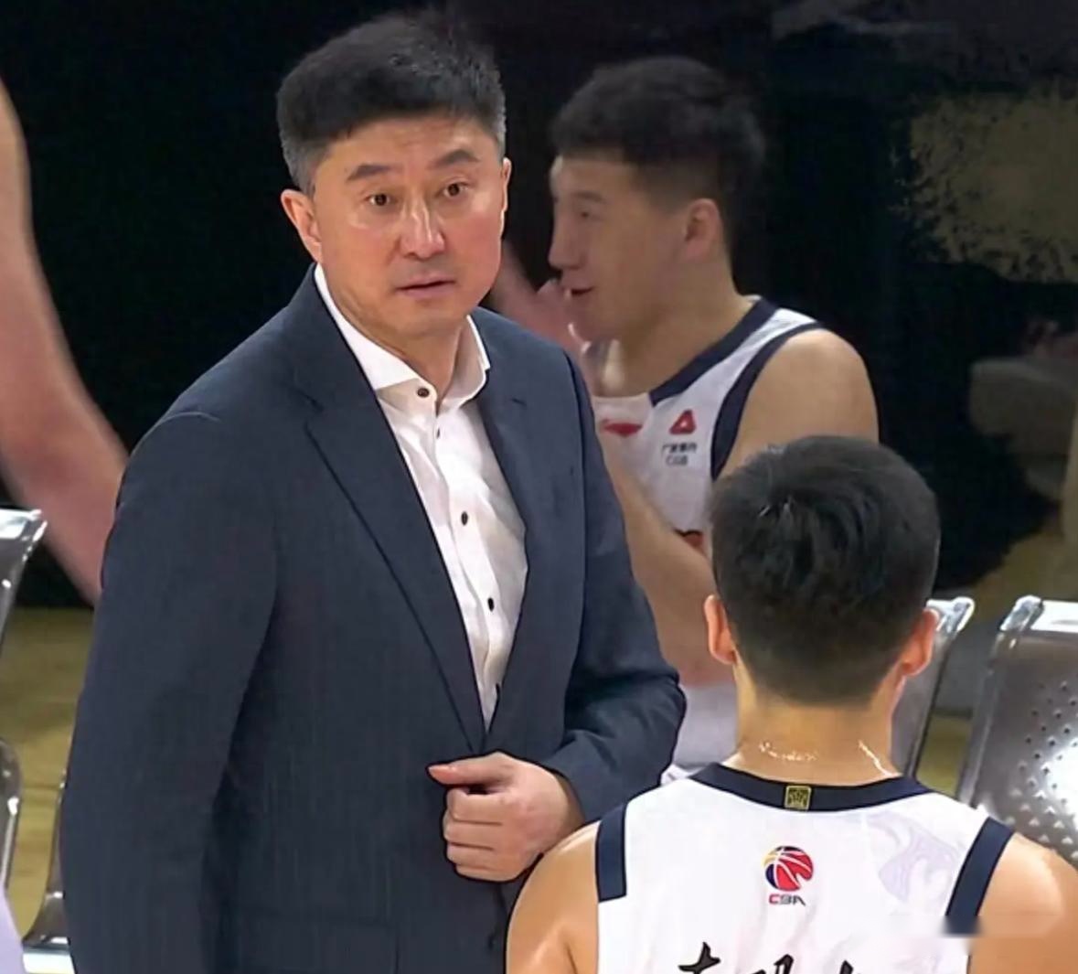 杜锋愣头青!杜润旺张文逸上场攻守全崩仍坚持用,真不打算弃用?