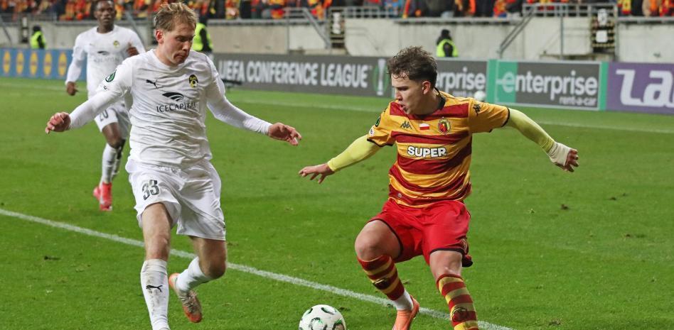 波兰媒体:巴萨、曼城和切尔西考察波兰17岁小将皮图谢夫斯基