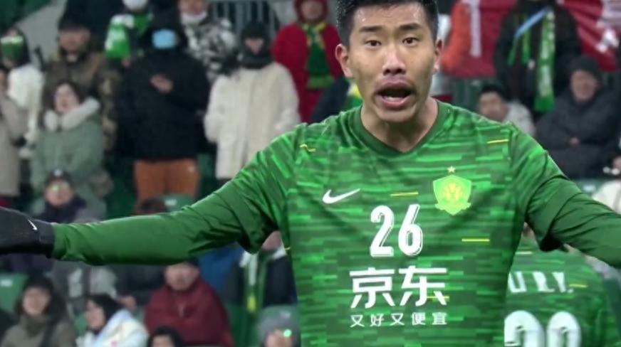 亚冠激烈冲突!15人互相推搡,3人染黄柏杨染红,国安3次恶斗