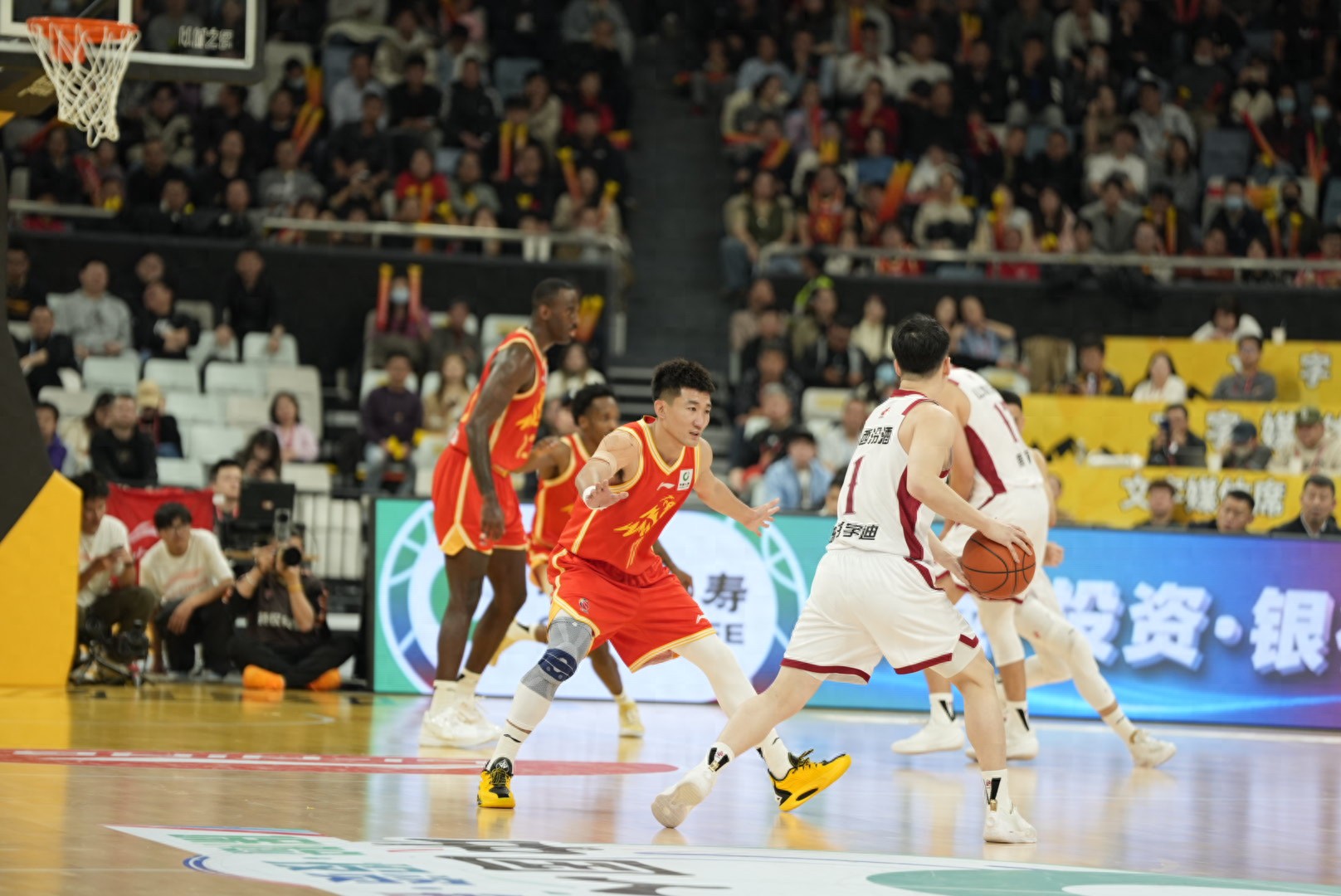 揭幕战开门红!三外援42分孙铭徽仅5分 浙江广厦轻取山西