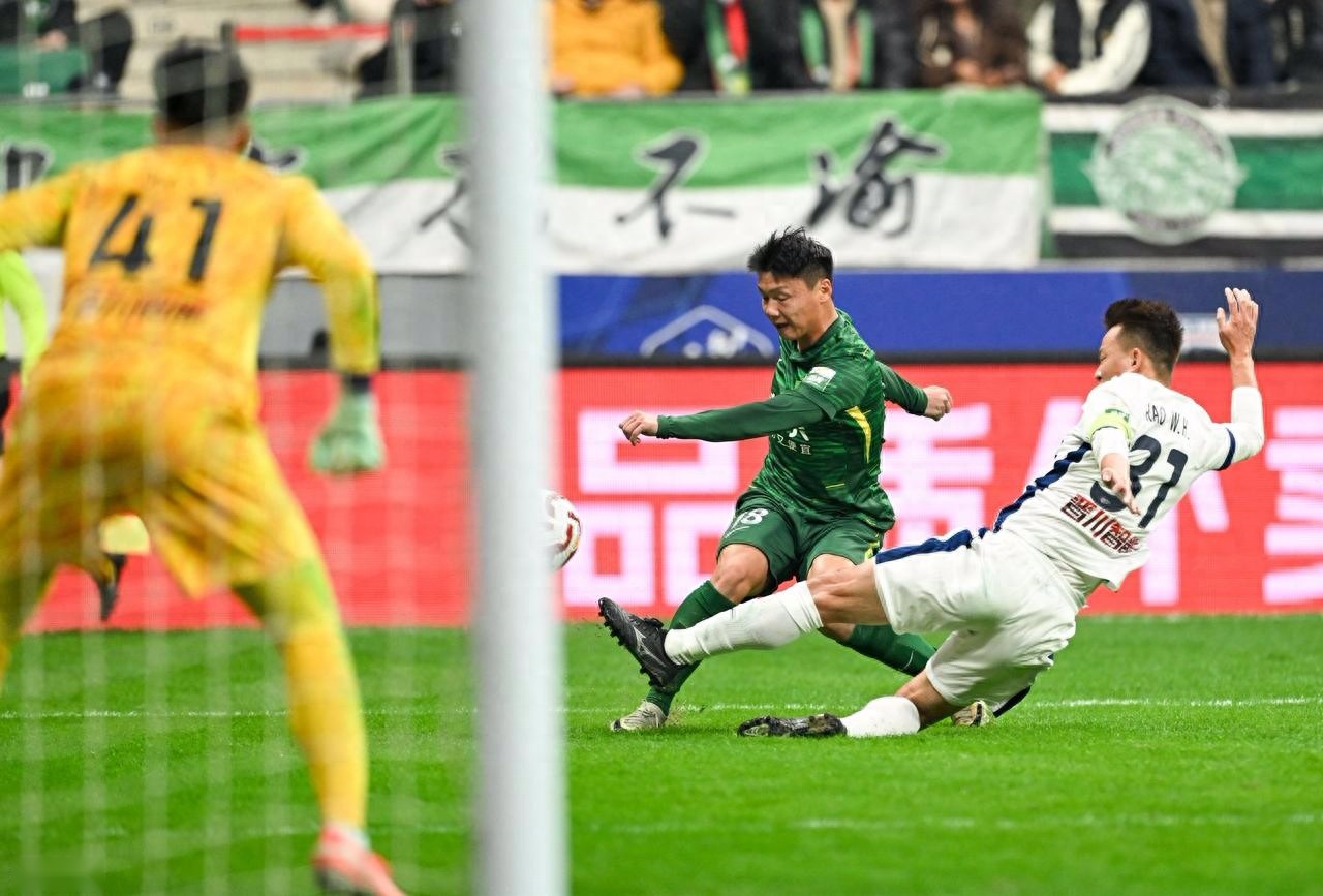 邵佳一首个弃用的球员?国安输球方昊隐身,表现配不上国脚身份!