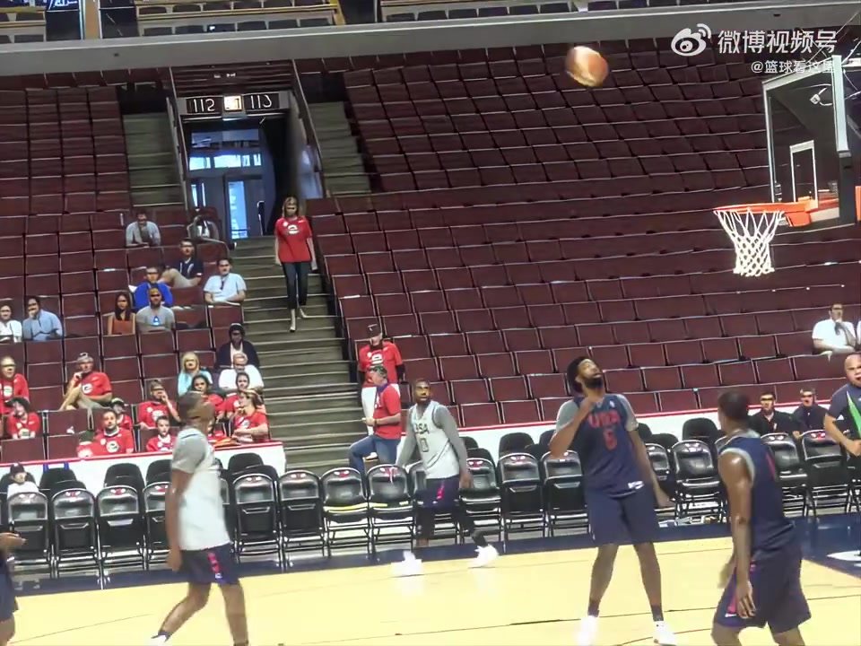 根本没有人能防住来看杜兰特在美国国家队内是怎么打球的