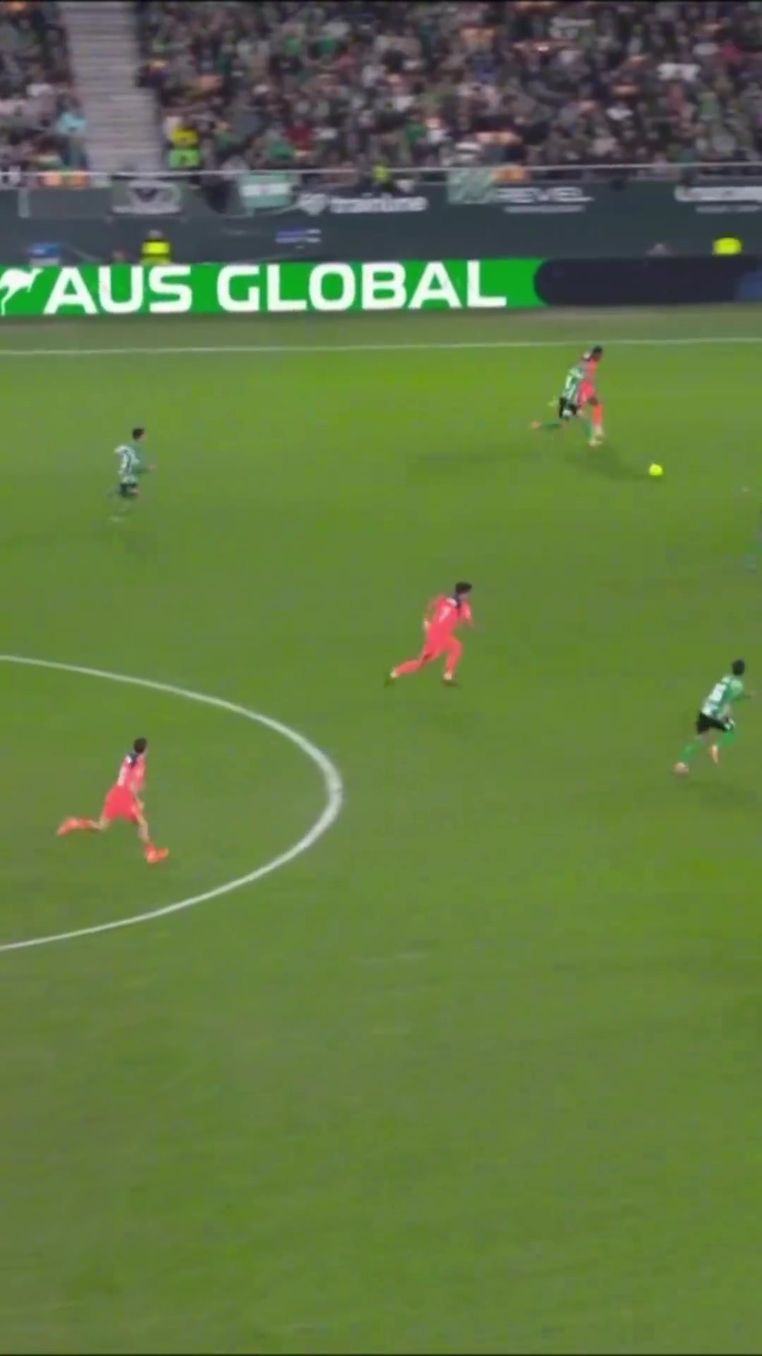 这身体要是发育好了前途不可限量啊网友他转身巴萨由守转攻