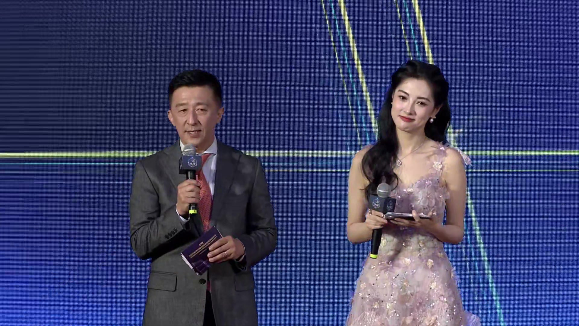 中超本赛季最佳阵容法比奥瓦科领衔蓉城4人海港2人入选